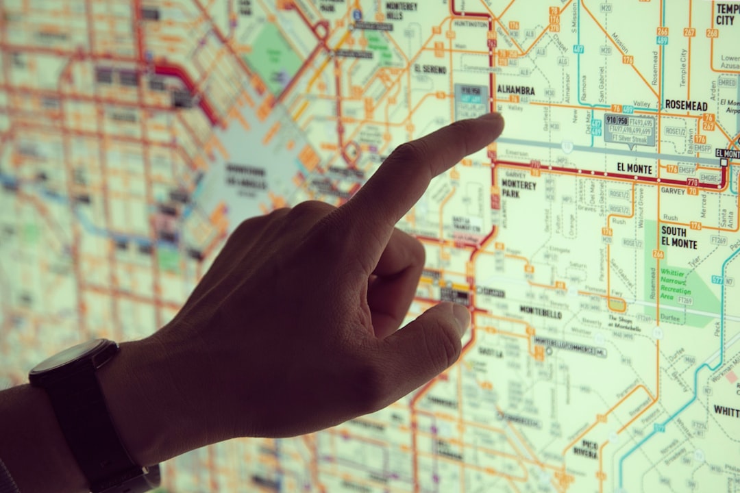 Smartphone App vs Dedicated GPS Device – Which One Wins for Surf Trips? 🏄