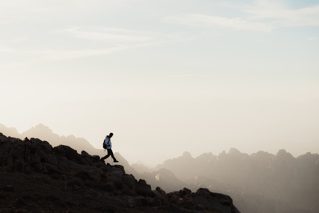 15 Things to Bring Hiking on Your Weekend Road Trip Australia! 🎒