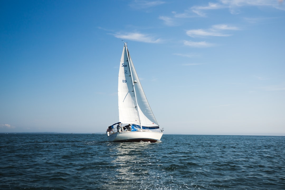 Sailing Australia: The Definitive Resource