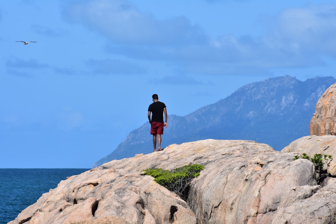 Best Time for Beach Fishing in Queensland Coast | Monthly Breakdown