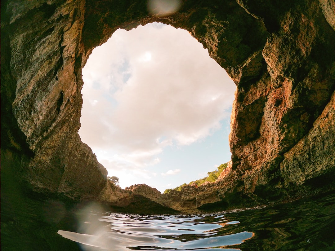 🦇 Over 40 Caves in the Grampians! Your Ultimate Guide to Planning Caving at Grampians