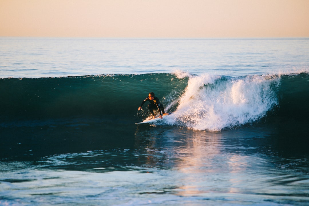 Surfing in QLD: Destinations, Tips & Planning