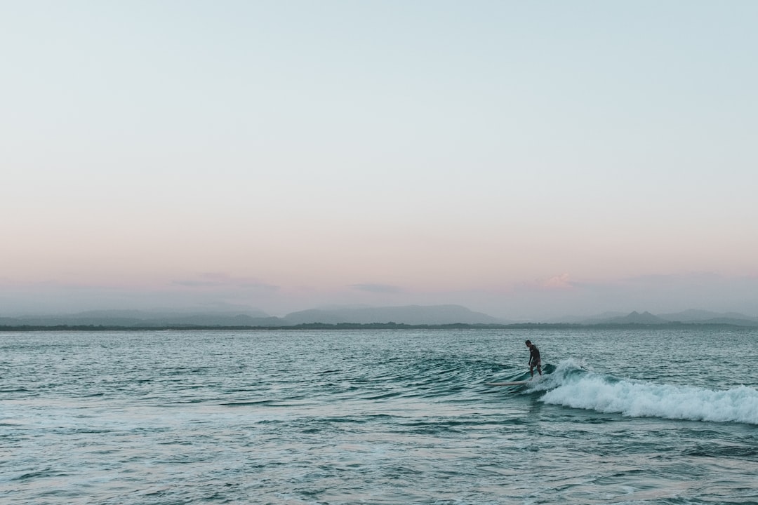 🌊 The Salt Spray & Crashing Waves: Kayaking Byron Bay This Winter is ABSOLUTELY RIPPING!