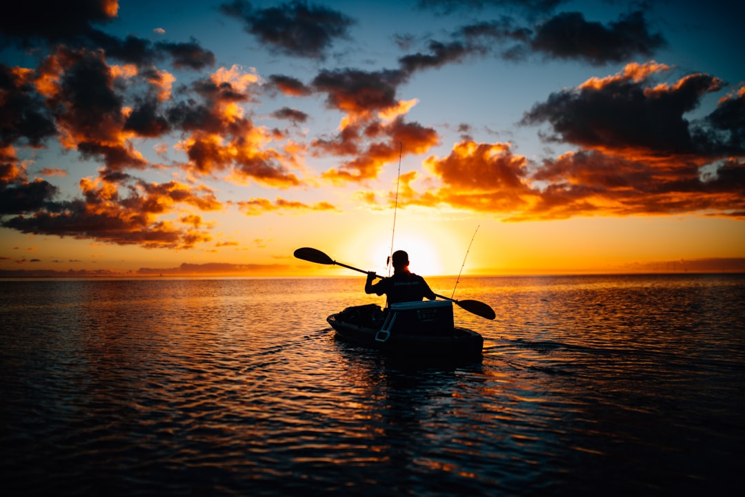 🛶 Don’t forget these Kayaking essentials! The Ultimate Gold Coast Packing List